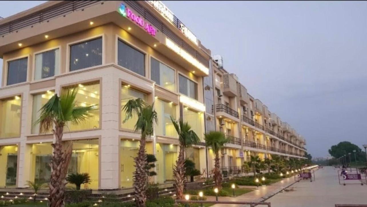 Hotel Anandan Citrine Vrindāvan Exterior foto