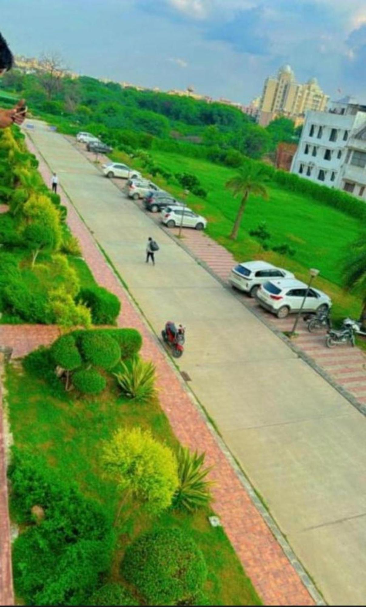Hotel Anandan Citrine Vrindāvan Exterior foto